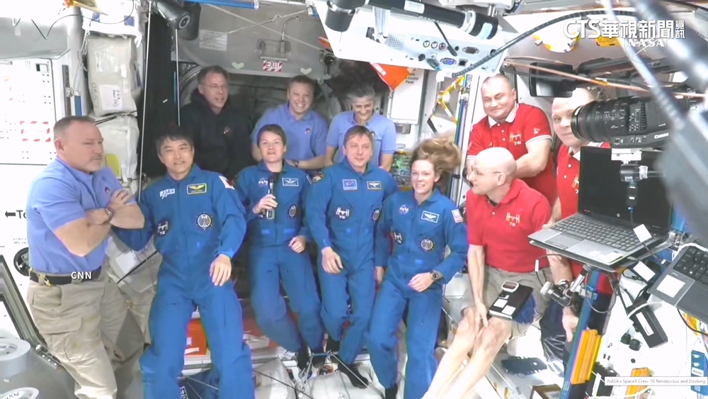 SpaceX「乘龍號」抵國際太空站　2美國太空人將返家