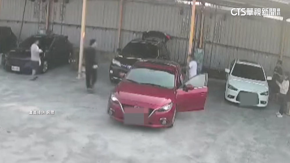 雲林虎尾紅轎車頻肇事！炸雞店遭撞毀損　警查獲車輛