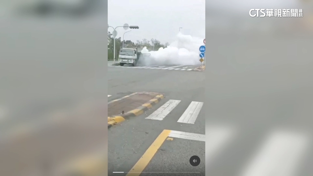 貨車狂冒白煙！技師：疑渦輪增壓器故障　環局：即刻召回