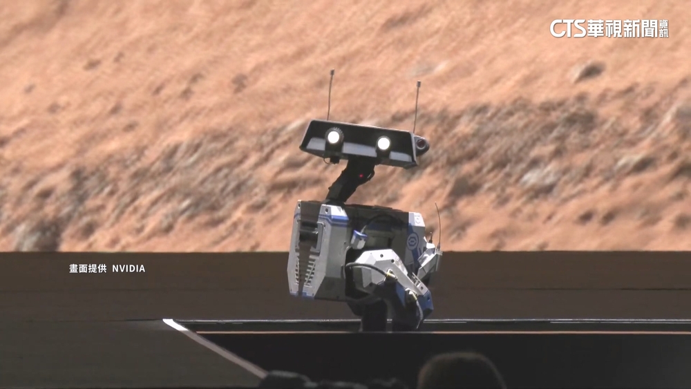 AI機器人時代來臨！　黃仁勳攜手超萌「Blue」秀技術