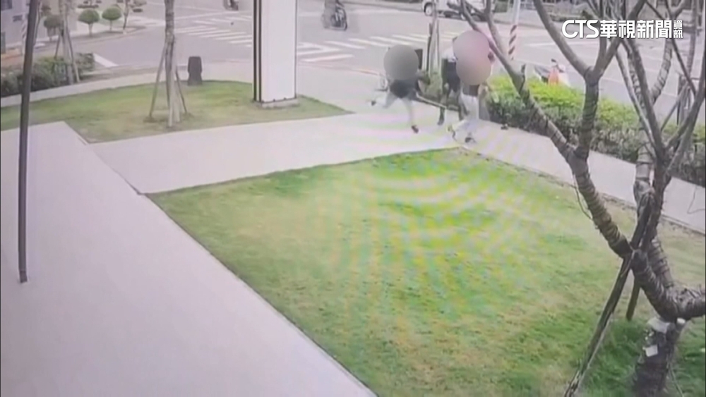 高雄美術館區爆攻擊案　2嫌持辣椒水.條狀物行凶