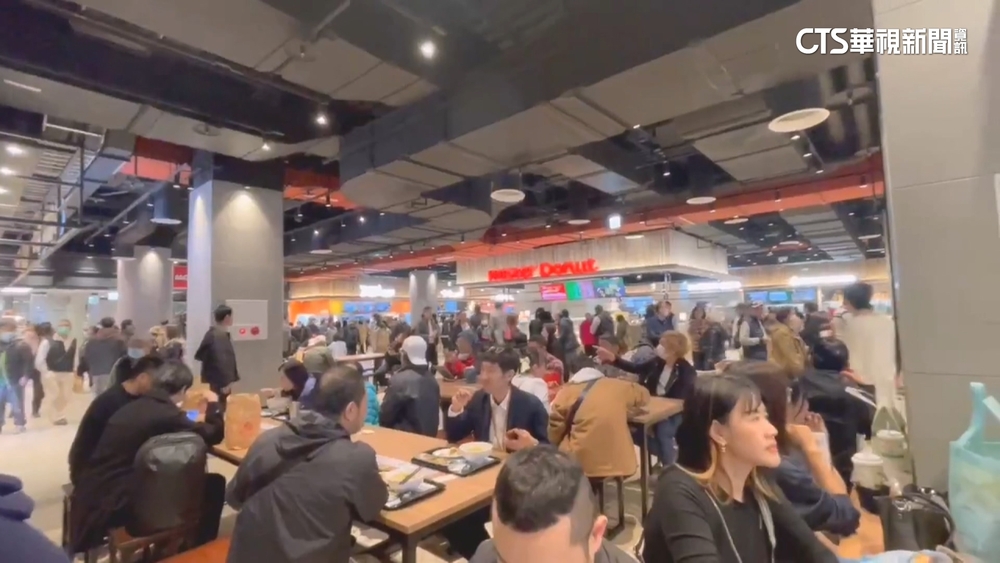 南港大型購物商場才剛開幕！　美食街兩度警鈴大作