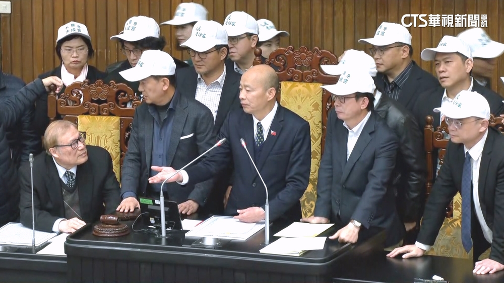 議事空轉「公投案未表決」！　綠占主席台　藍：為杯葛公投