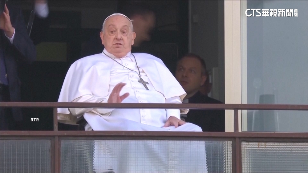 教宗病況穩定露面揮手致意　將返梵蒂岡休養