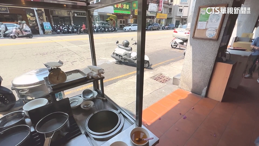 排隊名店門口多黃線　受店家.消費者青睞