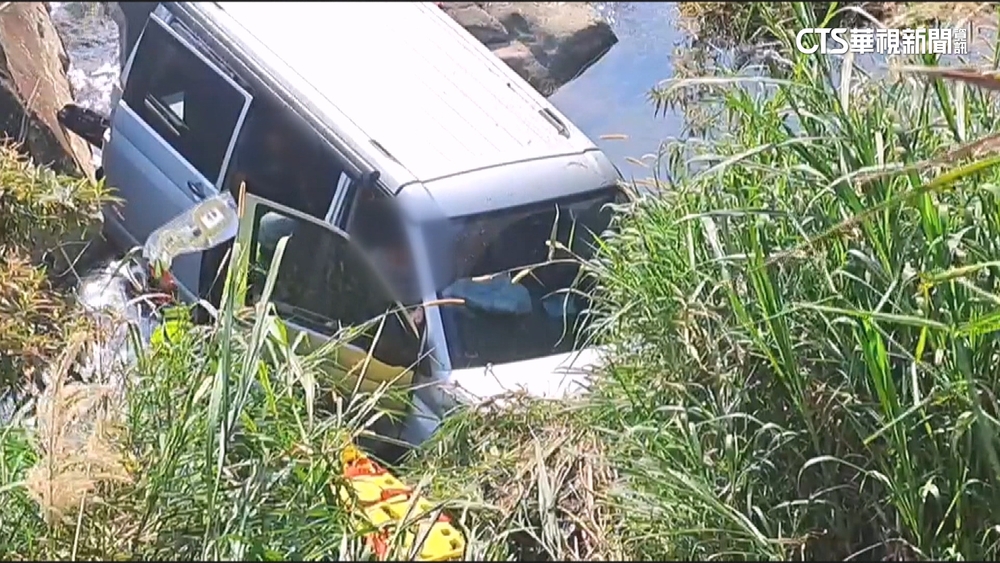 公所協力廠商勘查意外　過彎墜6米深溪谷3獲救