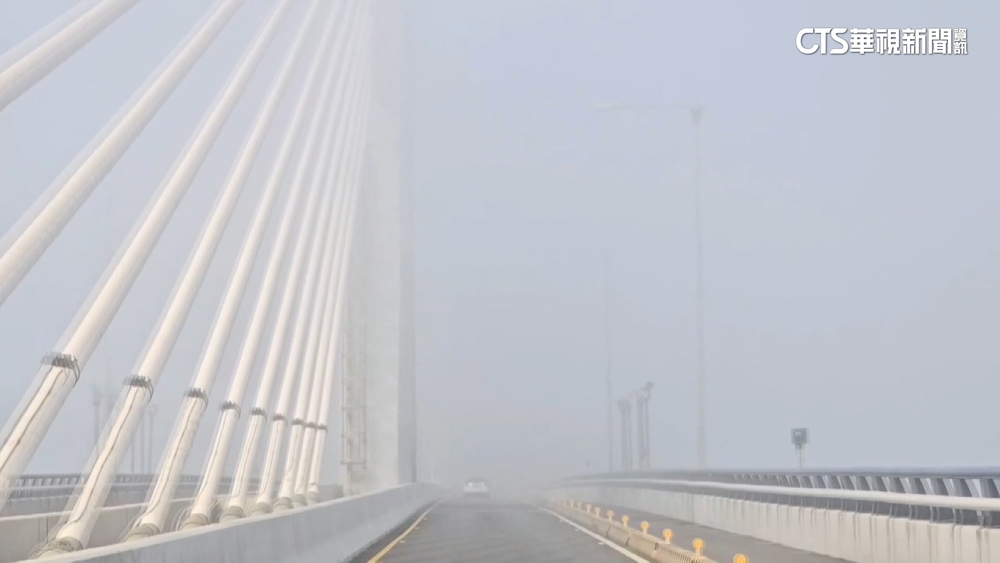 霧鎖金門！　機場逾20航班受影響　　小三通暫停航駛