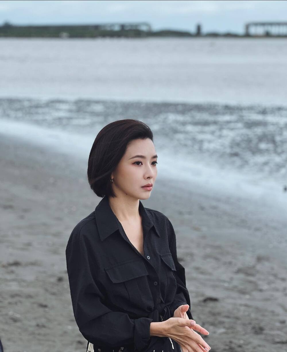 吳婉君遭趙駿亞家暴　凌晨PO淋雨照吐心聲：勇氣最重要