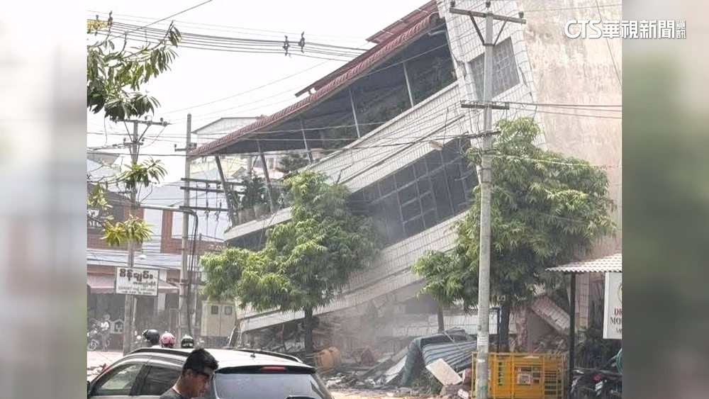 地震瞬間民眾驚逃通訊中斷　清邁多處學校.寺廟.民宅倒