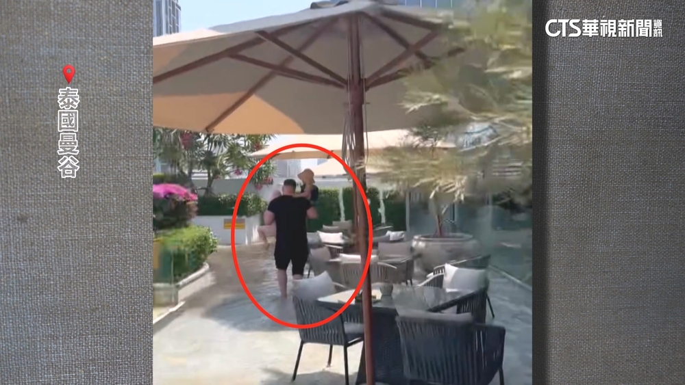 緬甸強震曼谷泳池玻璃碎裂　父抱兩孩「踩玻璃」逃離