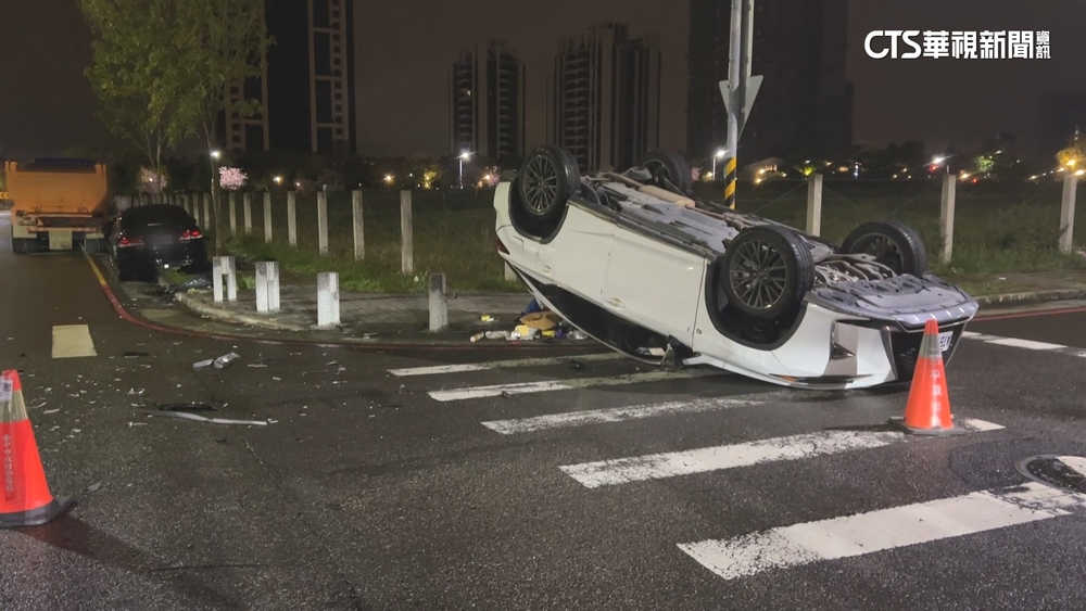 無號誌燈釀禍？　台中深夜車禍3人受傷送醫