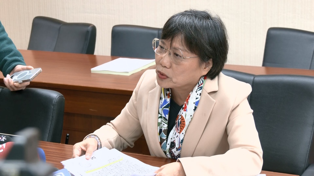 中配小微、恩綺涉武統言論今須離境　劉世芳：1人已訂機票、1人仍在猶豫