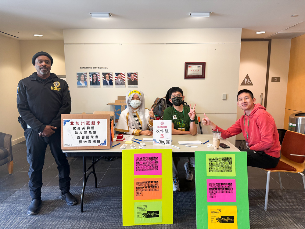 主辦單位特別請來武裝安全人員，保護連署書與現場民眾的安全 圖 / 台美聯罷工作站 提供