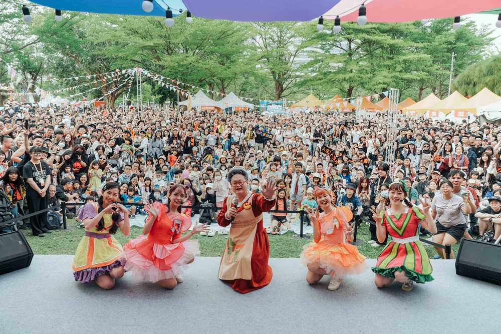 水果奶奶大港開唱嗨開「記憶金曲」　網喊：根本大港女神