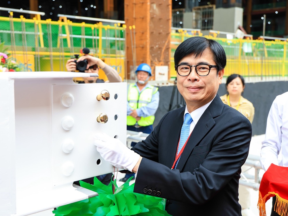 慶台積電進駐高雄　陳其邁突喊「放兩天假」：我們做到了