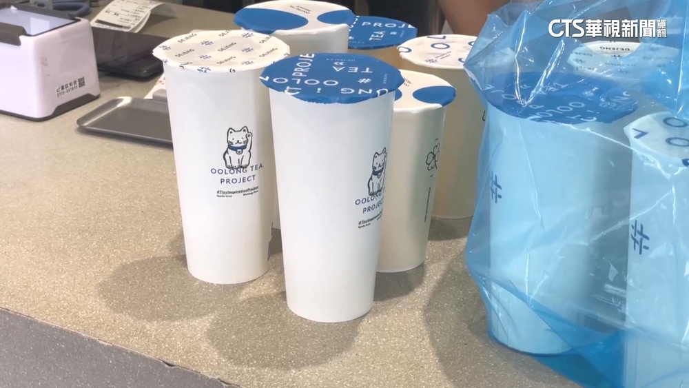 台灣人瘋玩諧音哏　「富富.得正」.「吾燕煮」開店超吸睛