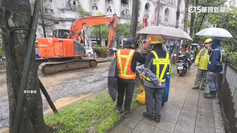 估影響4.3萬戶！基隆安樂區水管破裂　台水急搶修