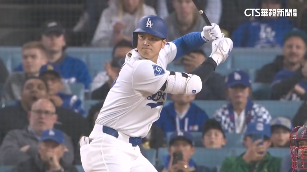 大谷搖頭公仔日　敲再見轟送禮　球迷喊話有求必應