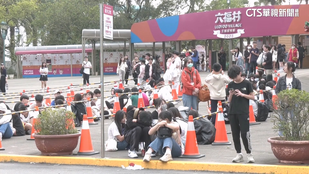 六福村連假逾萬人入場！學生擠不上公車　急加開班次