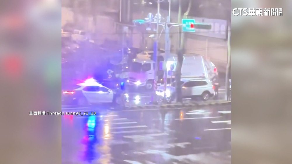 駕駛拒檢衝撞　警連開12槍仍遭脫逃追緝中