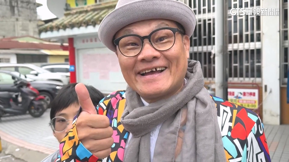 大甲媽遶境有明星臉！　「許效舜」發豆花.朴善珠現蹤