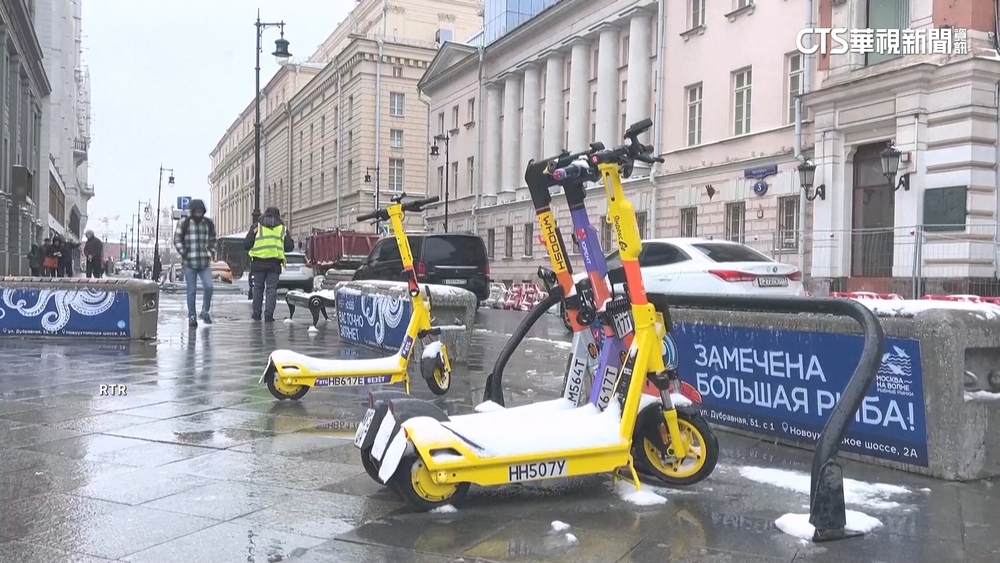 俄羅斯罕見4月雪　莫斯科紅場積雪達10公分