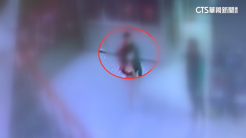 兩床併排「5月嬰頭卡縫隙」　疑窒息送醫不治