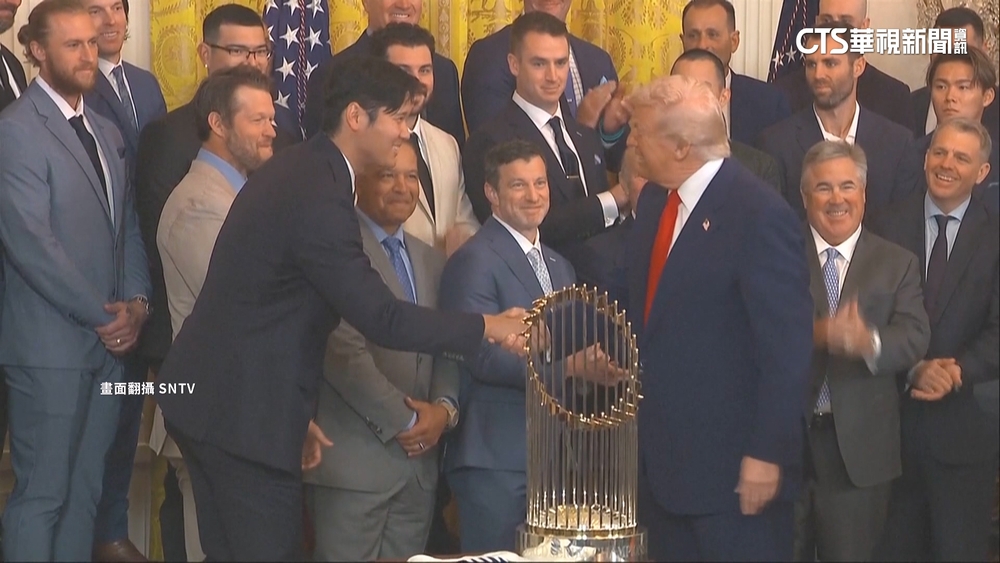 道奇球員參訪白宮！　川普讚大谷像個「電影明星」