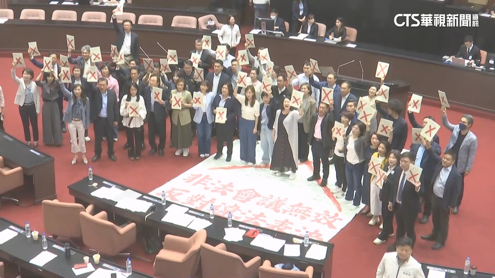 改文攻！　綠提「藍白立委全送紀律委員會」　柯建銘未出席