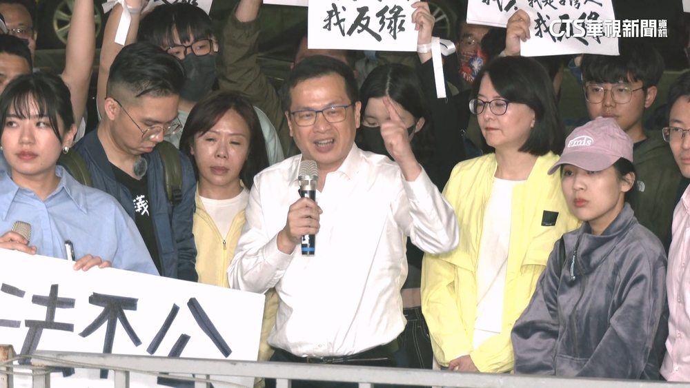 簡舒培控政治獻金7成支付自家人　羅智強：已提告