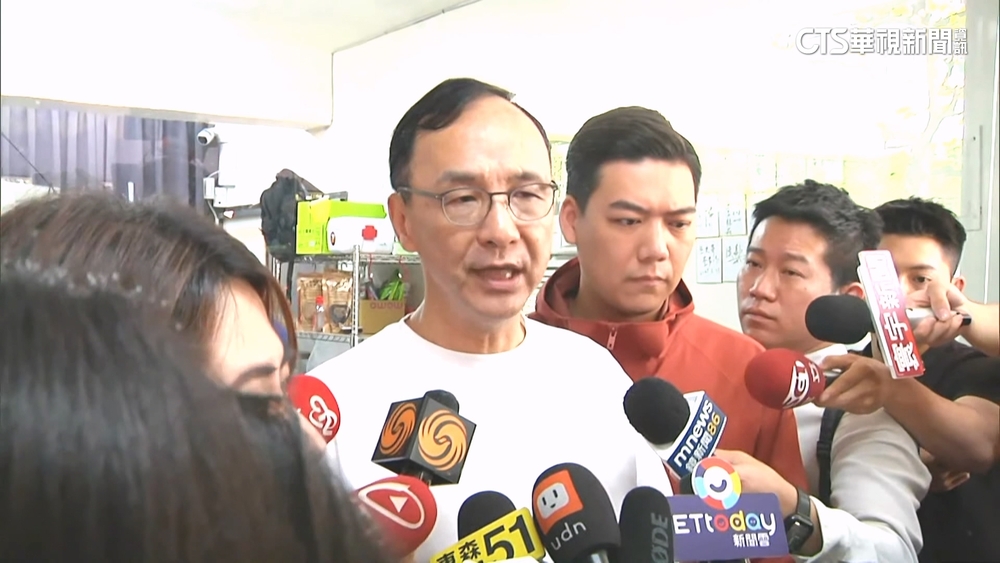 朱立倫上街催連署　綠委：先把「幽靈連署」交代清楚