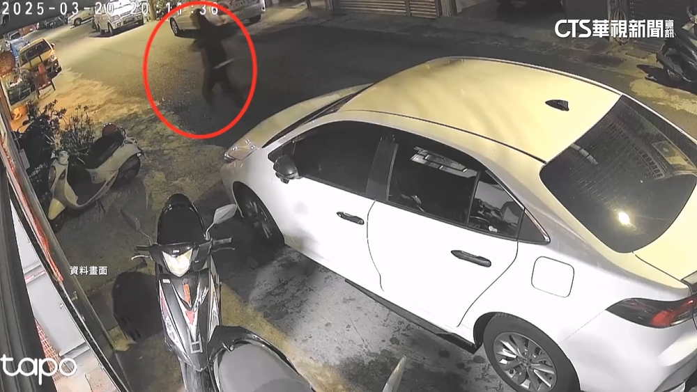 弟酒後叫囂遭屋主友刺死　兄持榔頭砸門嗆出面