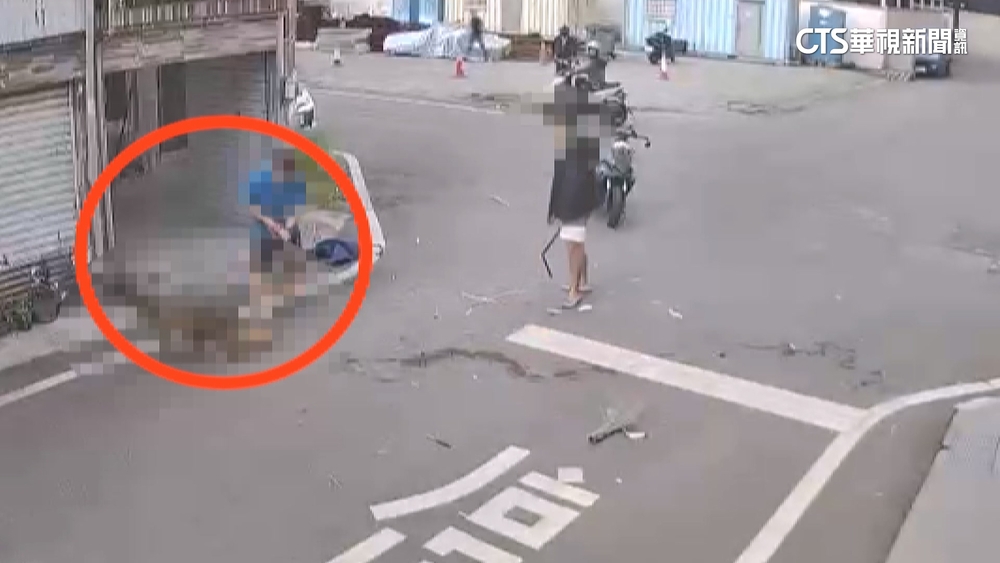 比特犬緊咬柴犬「民眾持棍棒驅趕」　2狗雙亡