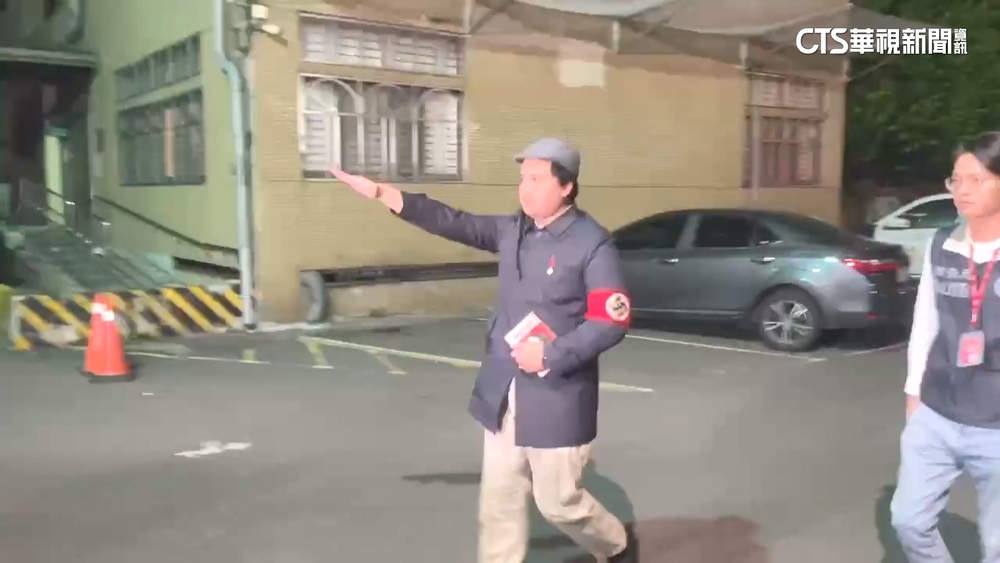 藍納粹青年惹議！　朱立倫稱「諷刺綠共」發言遭炎上