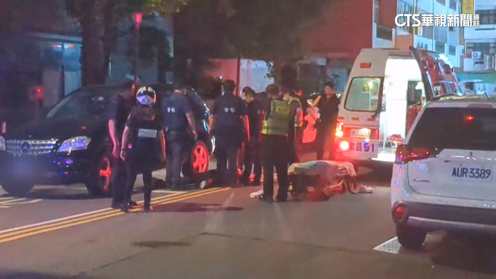 半夜不睡覺！　男開車整路狂飆按喇叭　躺馬路遭逮