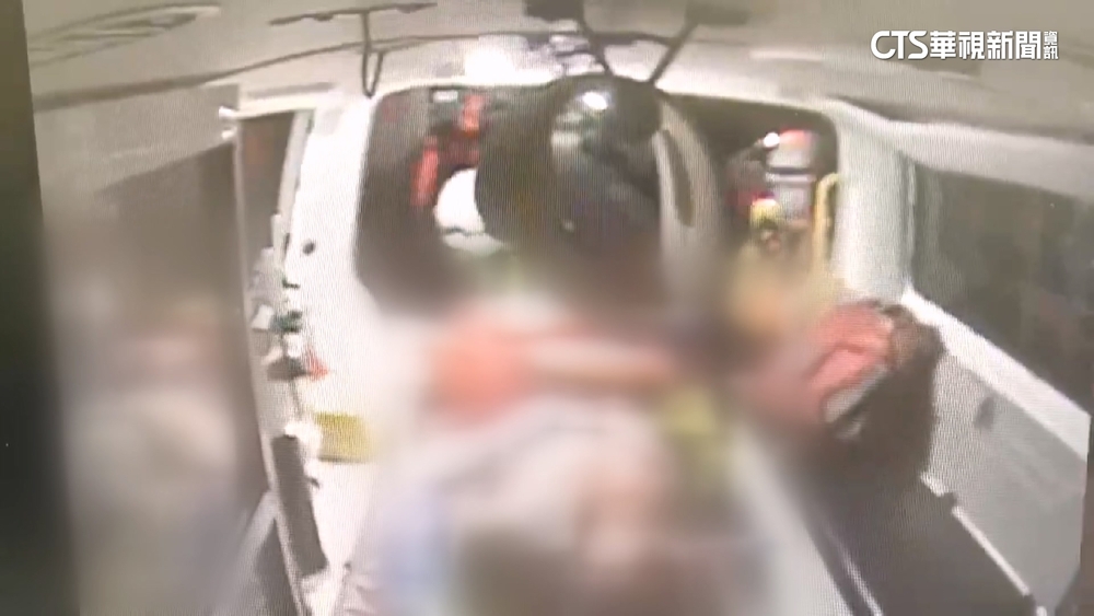 恐怖枕邊人！懷疑女友「劈腿」利器挾持　遭警2槍擊斃