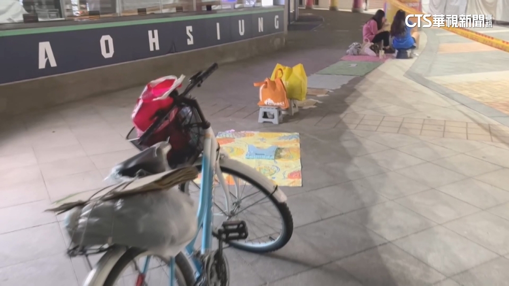 高雄音樂平台演唱會今晚登場　粉絲用石頭.單車卡位