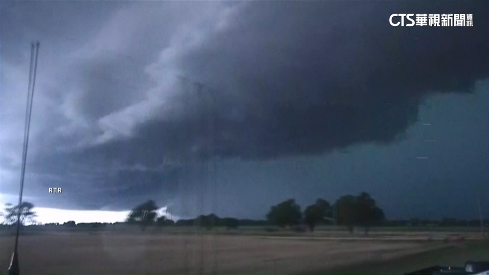 雷暴襲奧克拉荷馬西北部　風雲變色如災難電影