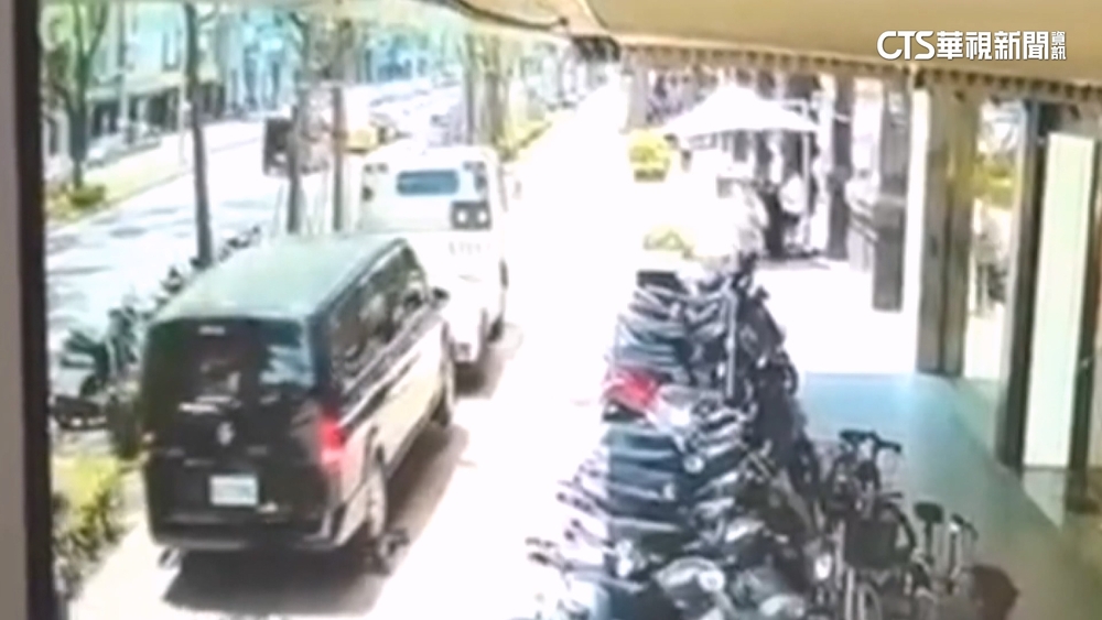 接體車違停遭拖吊！大體苦等下輛車　警：依法辦理