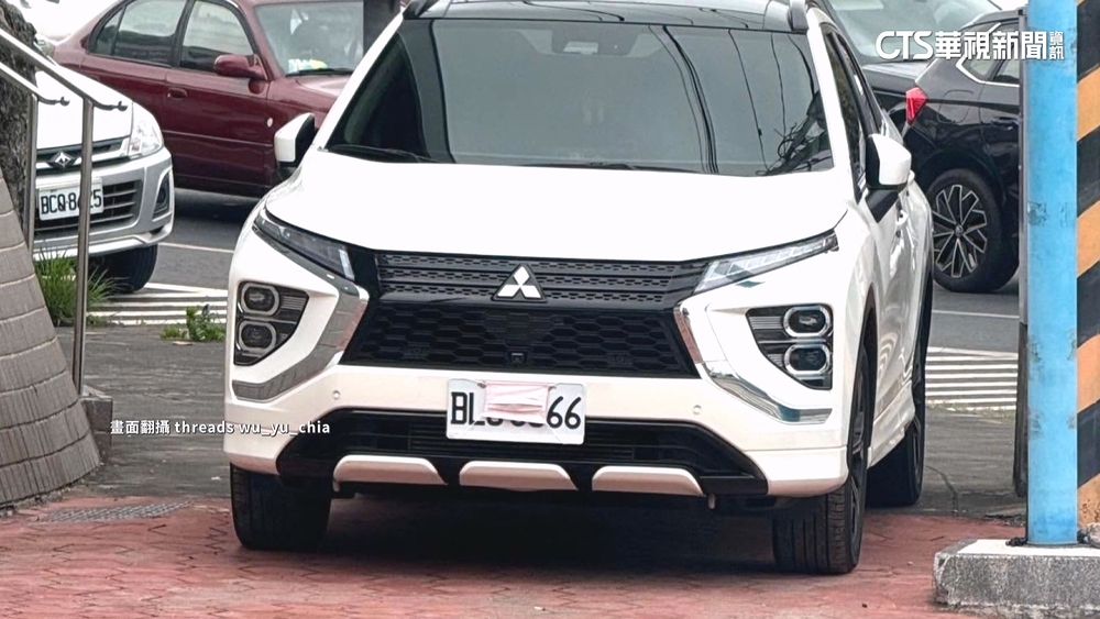 怕被檢舉？　違停人行道.口罩擋車牌　民批自私自利