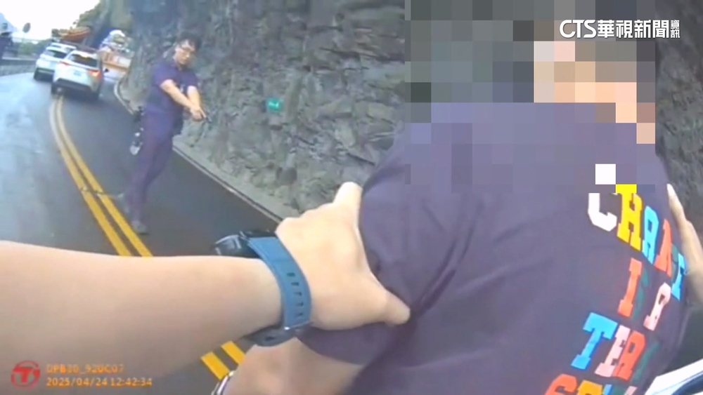 背6條通緝！　嫌遊山玩水住高檔酒店　警管制站逮人