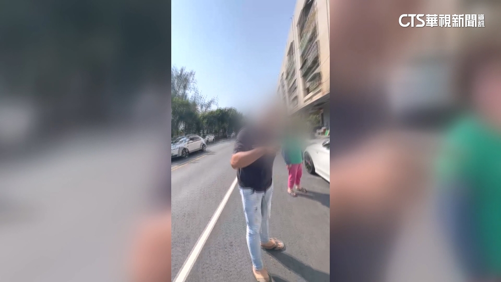 旗津停車爆口角　住戶遭控毆遊客.警到場制止