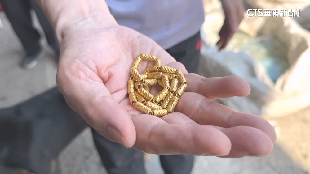 回收場驚見價值10萬黃金項鍊　隊員：不敢相信