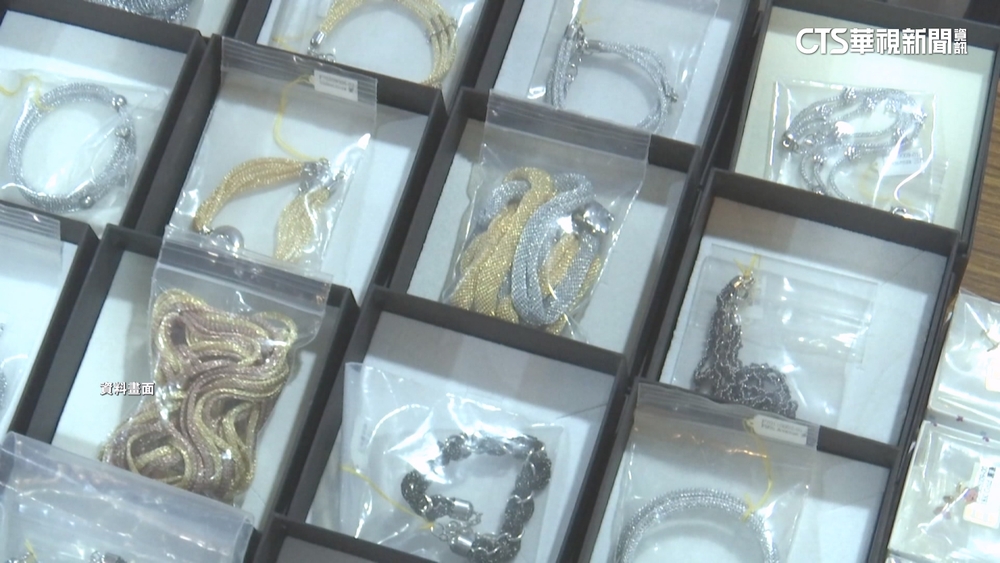 保存法拍物不馬虎！　高價精品包.珠寶放專門保險箱