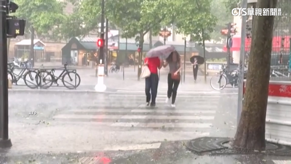 法國巴黎5月下冰雹！　交通一度大亂　嚇壞民眾