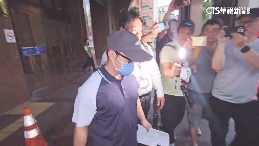 歌手邱軍酒駕撞死運將遭起訴　羈押近4月20萬交保