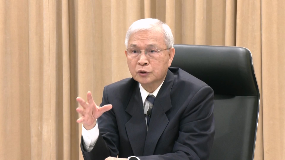 記者會談匯率「結巴」遭指心虛？楊金龍澄清：口才不好