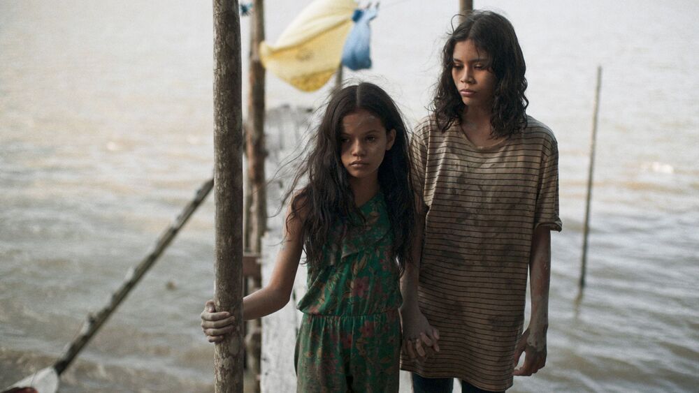 《雨林深處的啞火》（Manas），深入亞馬遜叢林的馬拉若島，揭露當地性剝削造就的女性困境。