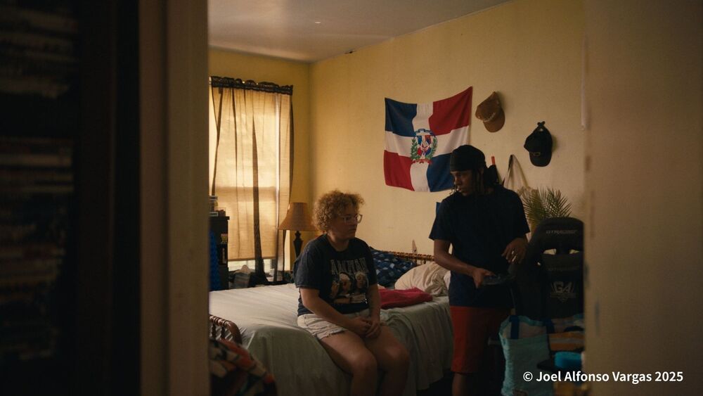 《爛帳父不起》（Mad Bills to Pay (or Destiny, dile que no soy malo) ），以幽默粗獷的敘事，描繪布朗克斯城市生活的混亂與魅力。