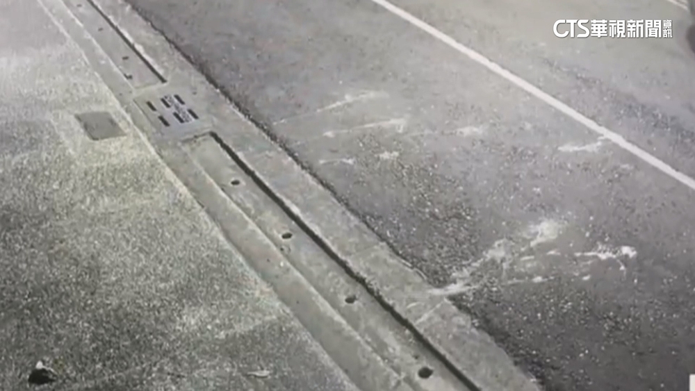 懷疑通報害愛犬被抓走　夫妻蛋洗鄰居家門5個月